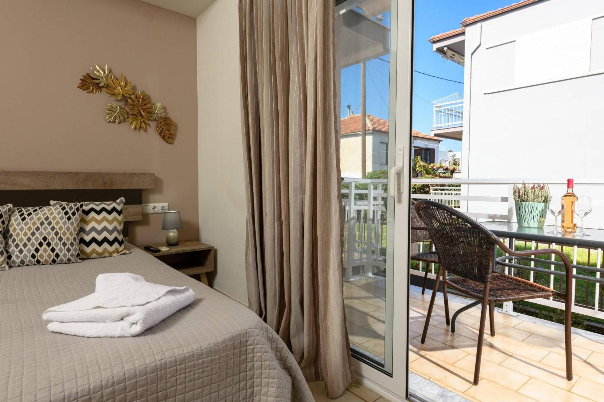 Studios Finikes Limenas  Exterior foto